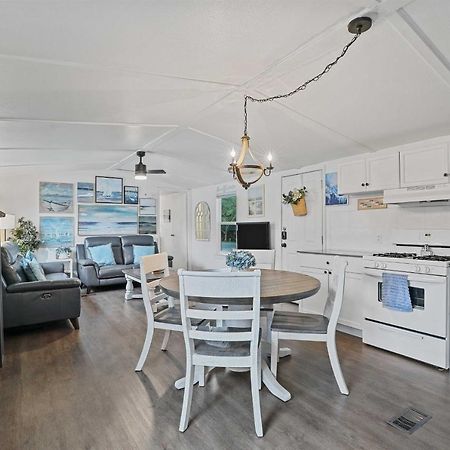 Pet-Friendly Lake Dallas Home Near Lewisville Lake Exterior photo