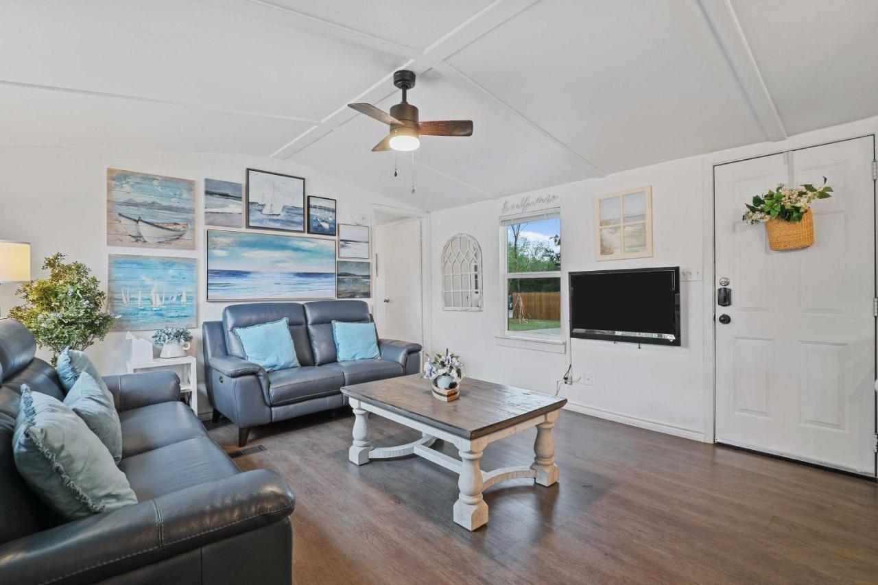 Pet-Friendly Lake Dallas Home Near Lewisville Lake Exterior photo