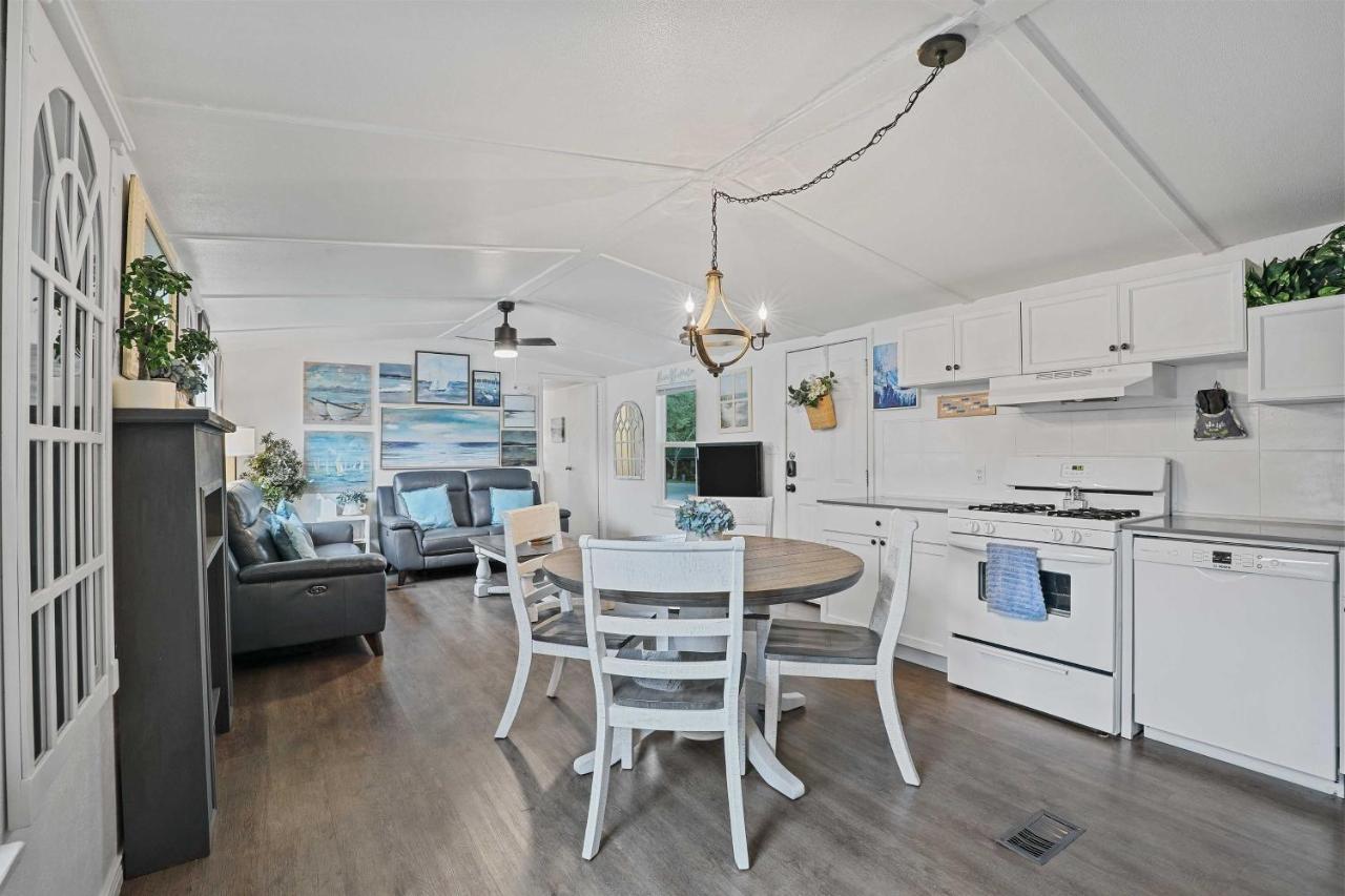 Pet-Friendly Lake Dallas Home Near Lewisville Lake Exterior photo