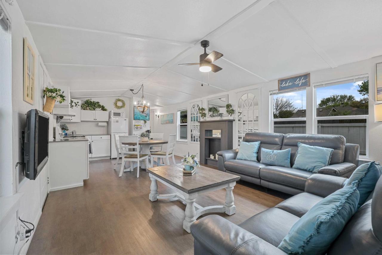 Pet-Friendly Lake Dallas Home Near Lewisville Lake Exterior photo
