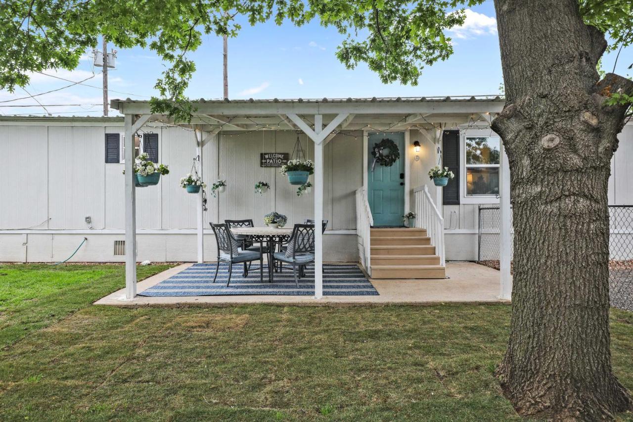 Pet-Friendly Lake Dallas Home Near Lewisville Lake Exterior photo