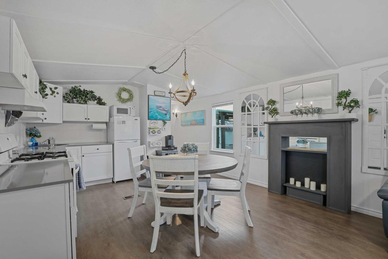 Pet-Friendly Lake Dallas Home Near Lewisville Lake Exterior photo